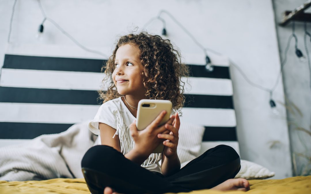 How to Give Your Child Phone Time Without it Affecting Their Mental Health